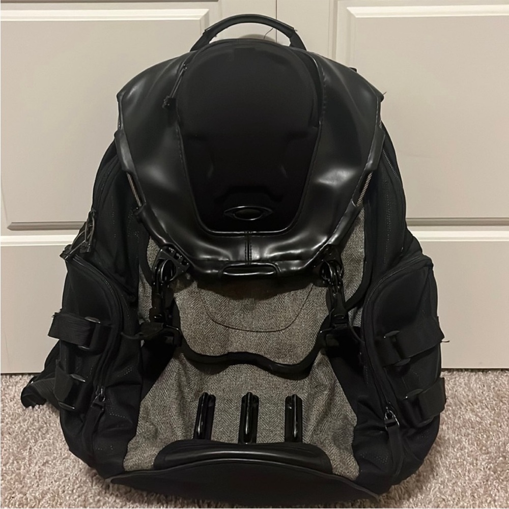Oakley vintage Black and Gray Backpack